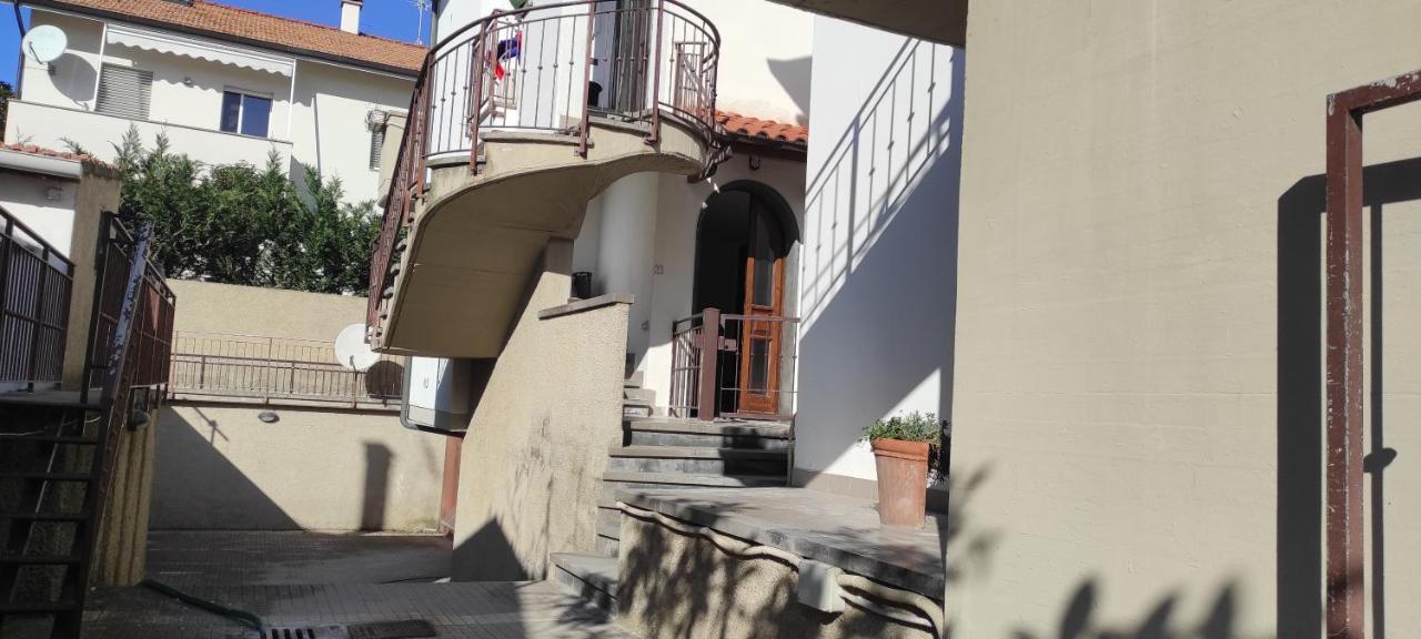 Dd House Family Holiday Apartment Cecina  Exterior photo